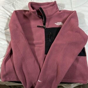 Women North face pullover 1/4 zip